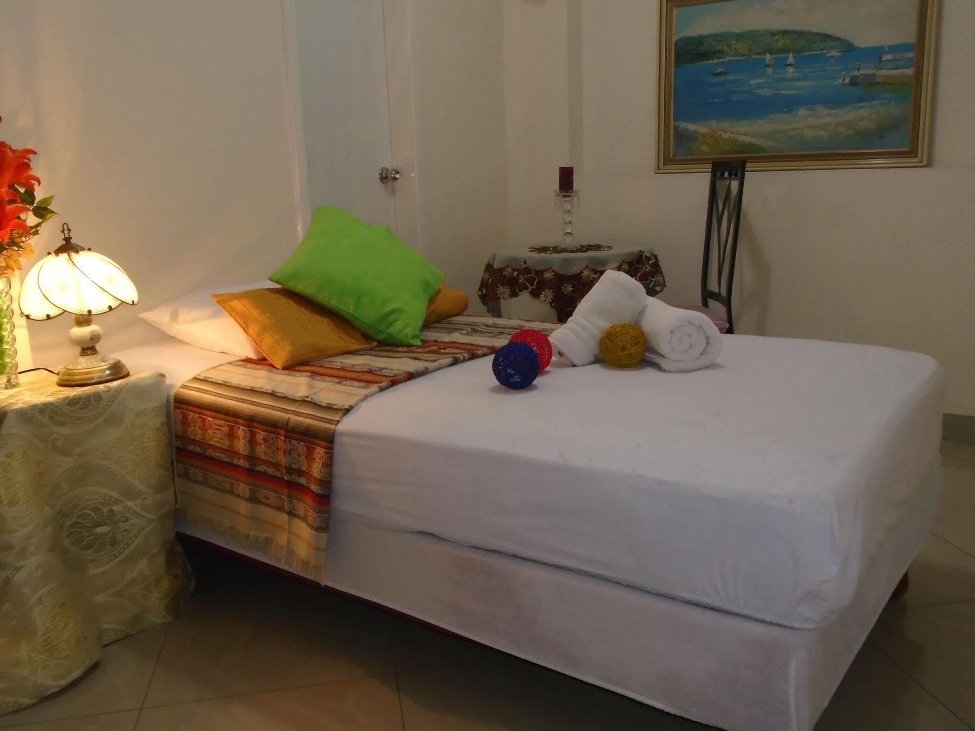 Simmonds Inn Γκουαγιακίλ Εξωτερικό φωτογραφία